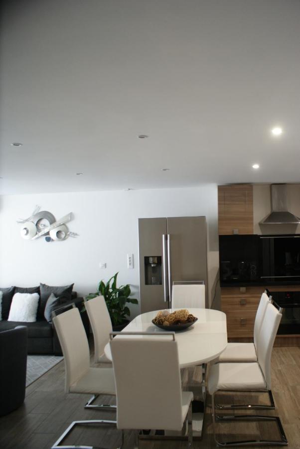 Loft Ravissant Avec Piscine Lägenhet Cagnes-sur-Mer Exteriör bild