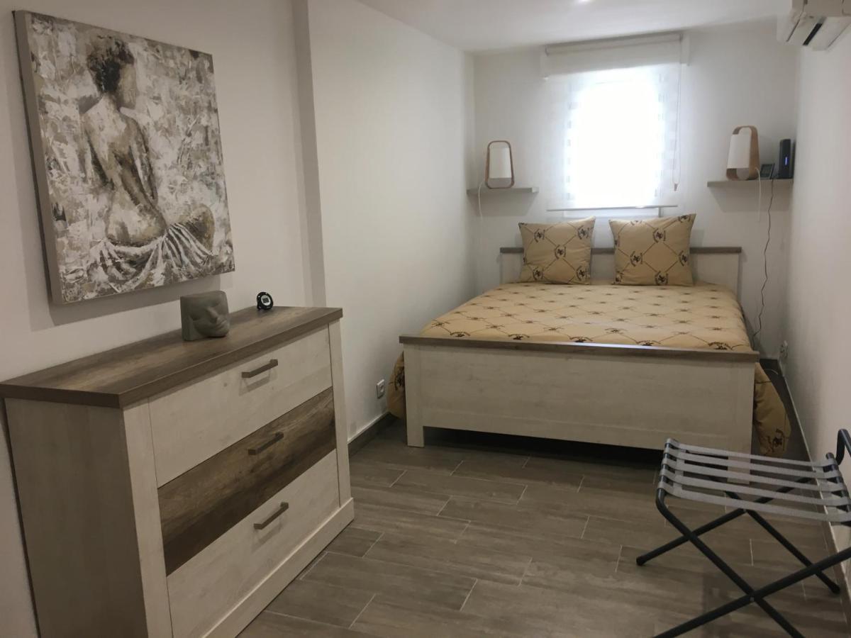 Loft Ravissant Avec Piscine Lägenhet Cagnes-sur-Mer Exteriör bild